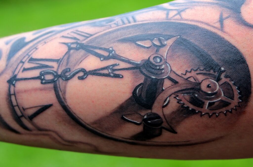 Tatuointien merkitykset | Kellotatuointi